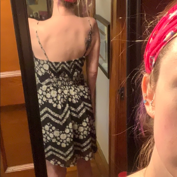 Black daisy printed dress - Picture 3 of 3